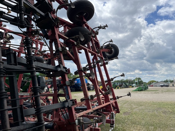 Wil-Rich Quad5 Field Cultivator