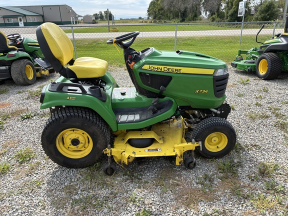 2016 John Deere X734 Garden Tractor