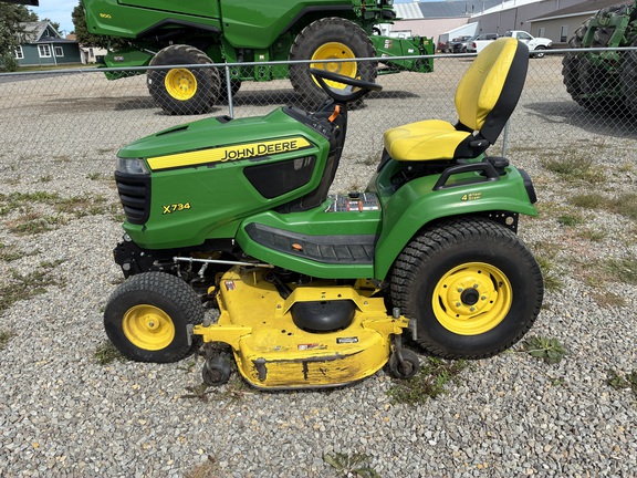 2016 John Deere X734 Garden Tractor