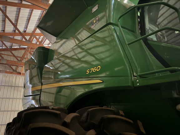 2022 John Deere S760 Combine