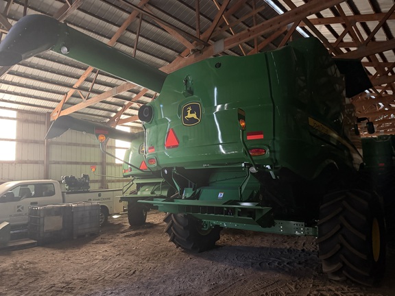 2022 John Deere S760 Combine