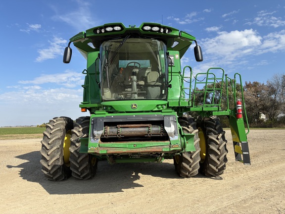 2022 John Deere S760 Combine