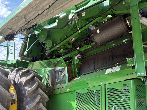 2022 John Deere S760 Combine