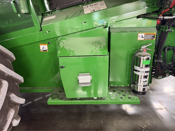 2025 John Deere S7 800 Combine