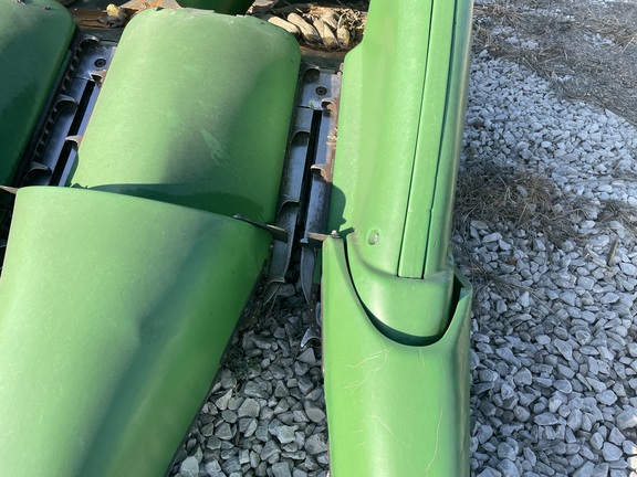 2011 John Deere 608C Header Corn Head