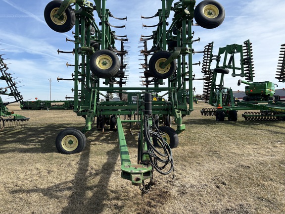 2003 John Deere 2200 Field Cultivator