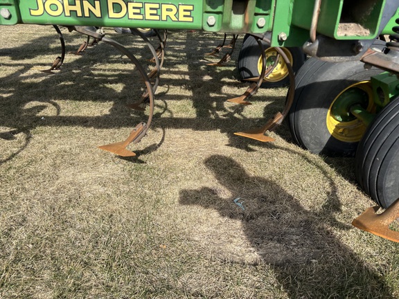 2003 John Deere 2200 Field Cultivator