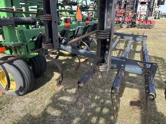 2003 John Deere 2200 Field Cultivator