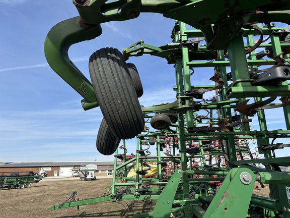 2003 John Deere 2200 Field Cultivator