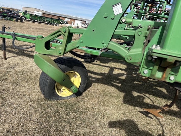 2003 John Deere 2200 Field Cultivator