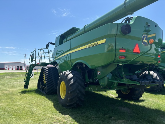 2021 John Deere S790 Combine