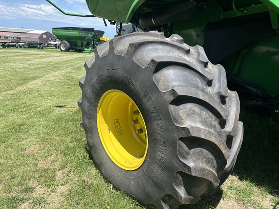 2021 John Deere S790 Combine