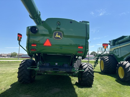 2021 John Deere S790 Combine