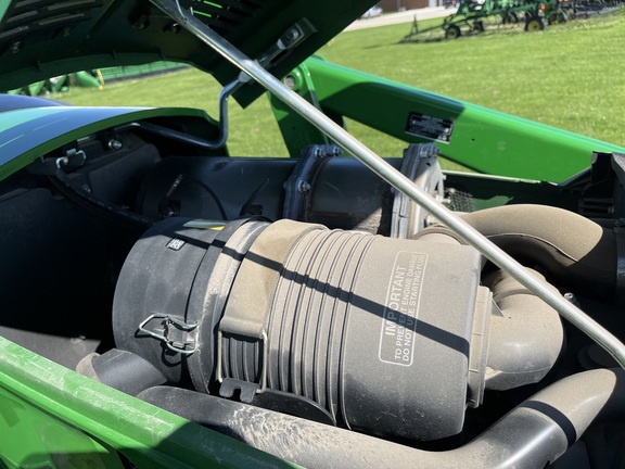 2023 John Deere 4066M Tractor Compact