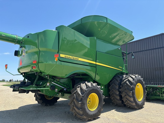 2023 John Deere S790 Combine