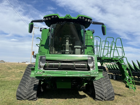 2022 John Deere X9 1000 Combine