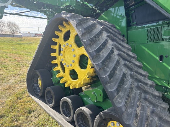 2022 John Deere X9 1000 Combine