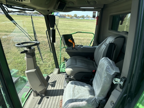 2022 John Deere X9 1000 Combine