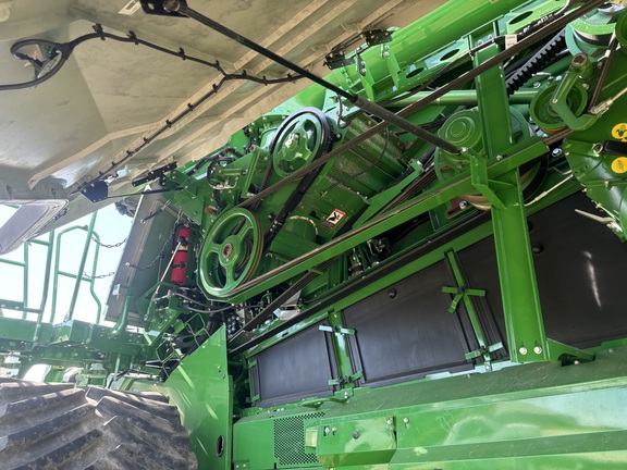 2022 John Deere X9 1000 Combine