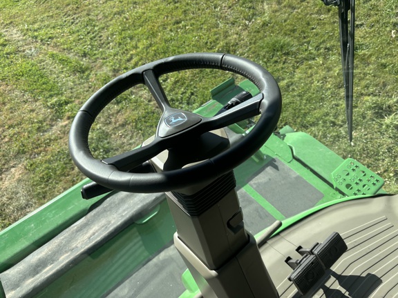 2022 John Deere X9 1000 Combine