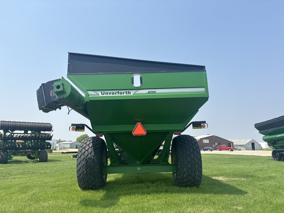 2009 Unverferth 8250 Grain Cart