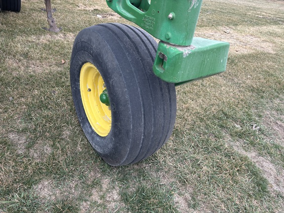 2015 John Deere 2210 Field Cultivator