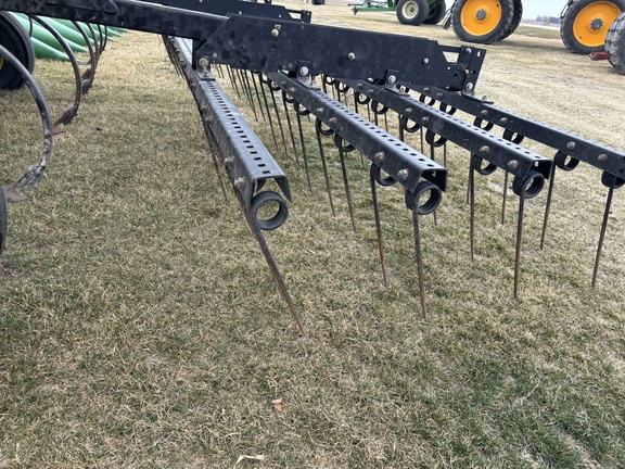 2015 John Deere 2210 Field Cultivator