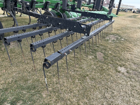 2015 John Deere 2210 Field Cultivator