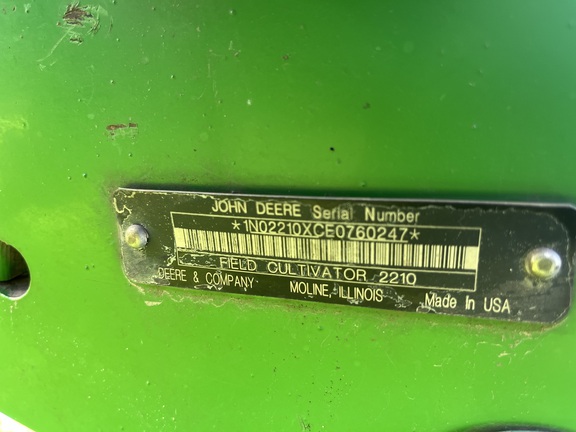 2015 John Deere 2210 Field Cultivator