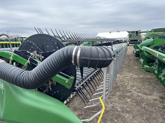 2023 John Deere RD40F Header Combine