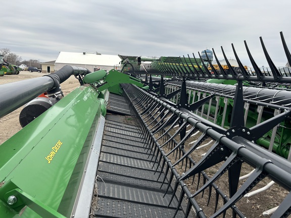 2023 John Deere RD40F Header Combine