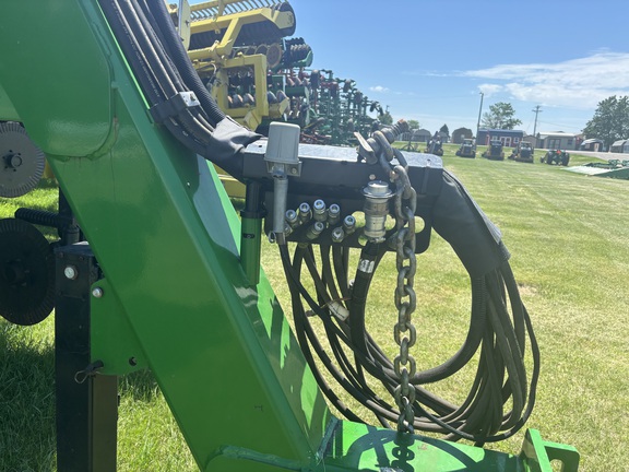 2020 Unverferth Nutrimax 2600 Applicator