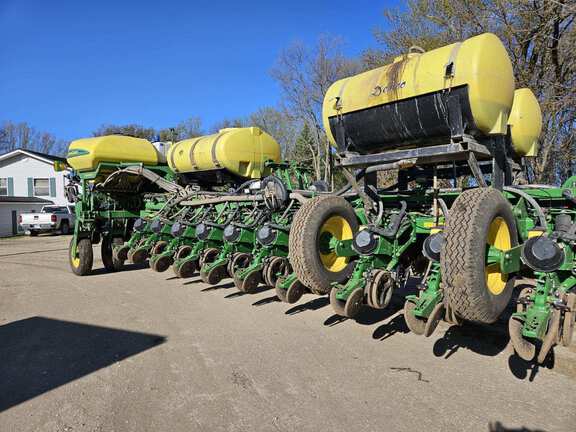 2013 John Deere 1770NT CCS Planter