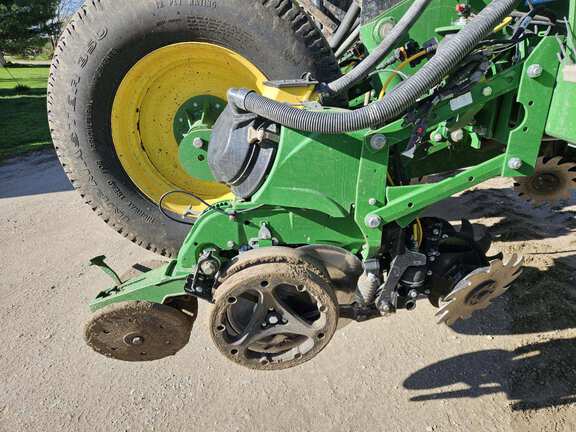 2013 John Deere 1770NT CCS Planter