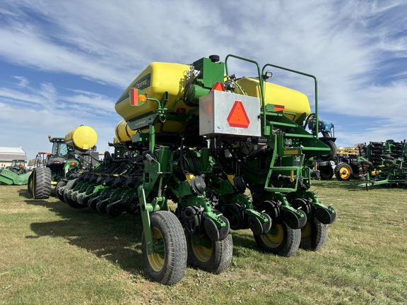 2013 John Deere 1770NT CCS Planter