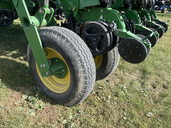 2013 John Deere 1770NT CCS Planter