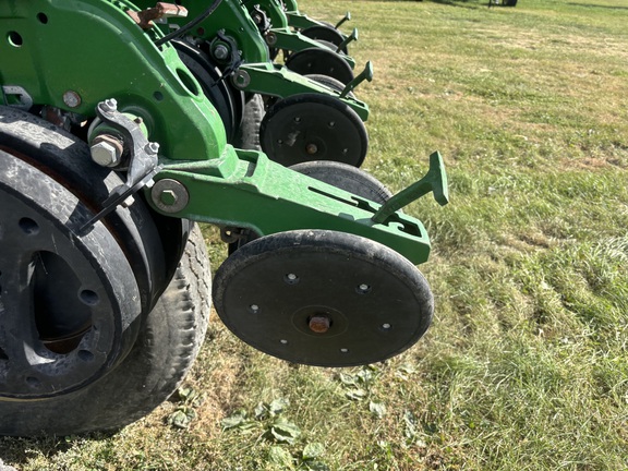 2013 John Deere 1770NT CCS Planter