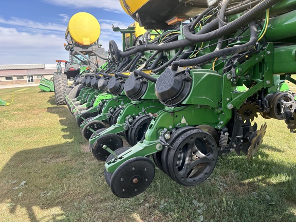 2013 John Deere 1770NT CCS Planter