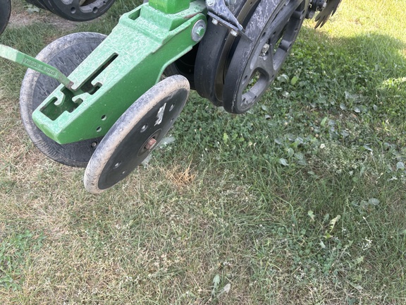 2013 John Deere 1770NT CCS Planter