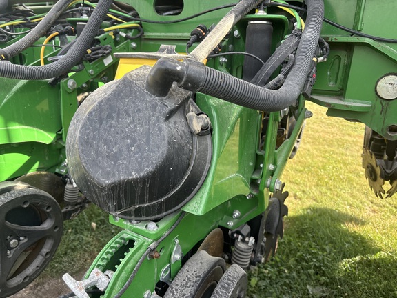 2013 John Deere 1770NT CCS Planter