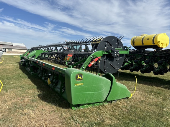 2020 John Deere 745FD Header Combine