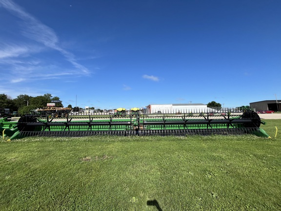 2020 John Deere 745FD Header Combine