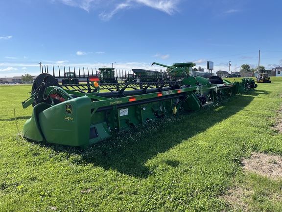2020 John Deere 745FD Header Combine