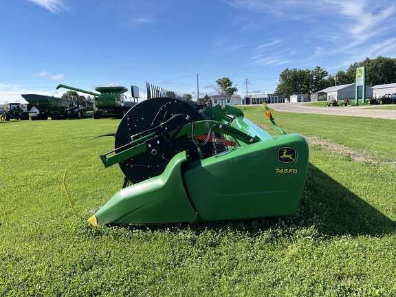 2020 John Deere 745FD Header Combine