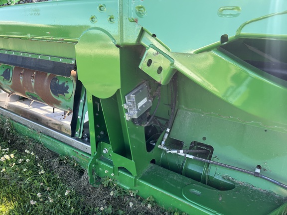 2020 John Deere 745FD Header Combine