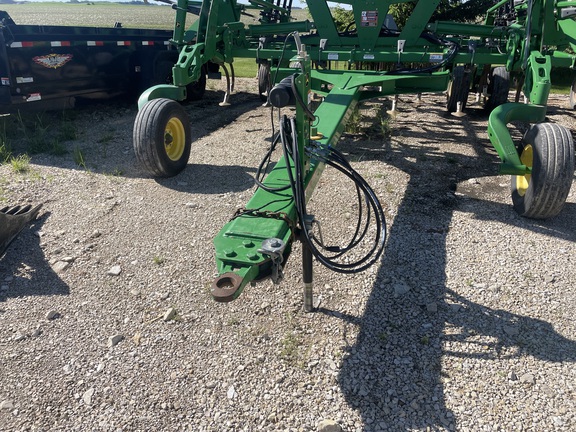 2011 John Deere 2210 Field Cultivator