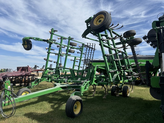 2011 John Deere 2210 Field Cultivator