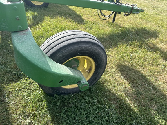 2011 John Deere 2210 Field Cultivator