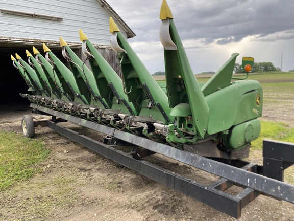 2011 John Deere 608C Header Corn Head