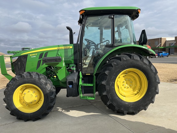 2024 John Deere 5090E Tractor